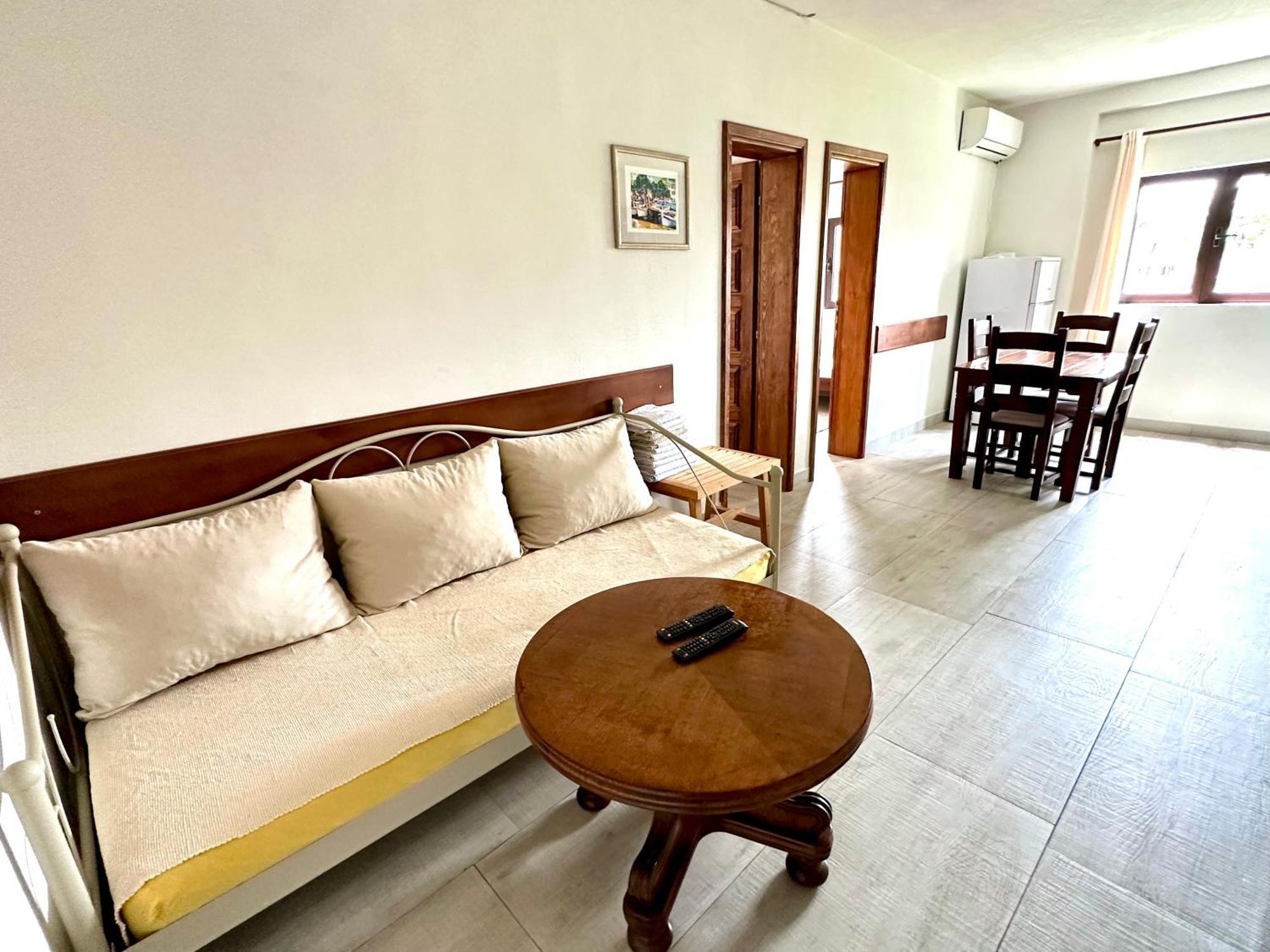 Apartments Simovic Tivat Eksteriør bilde
